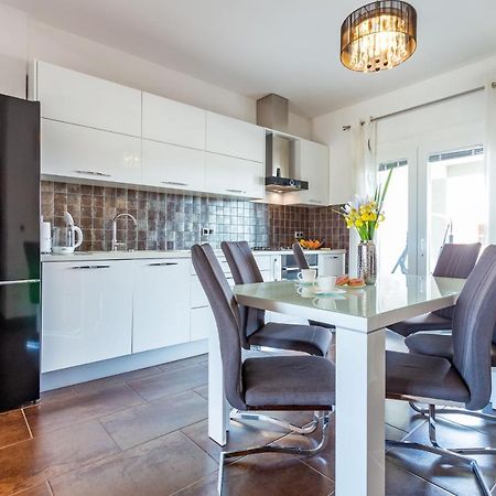 Rs Two Bedroom Apartment Sukošan Zewnętrze zdjęcie